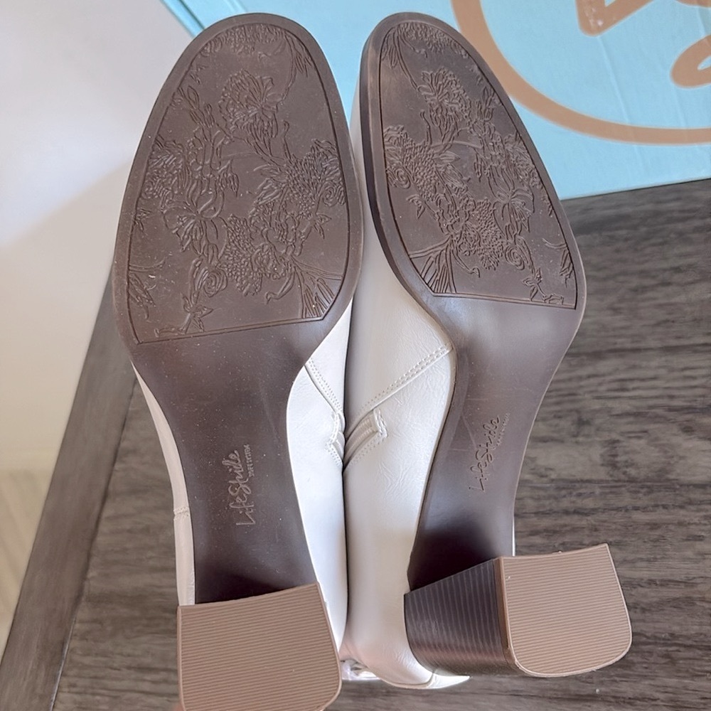 NIB [Life Stride] Foxy Low Block Heel Almond Toe Booties Women’s Sz 10 Wide - Picture 12 of 15